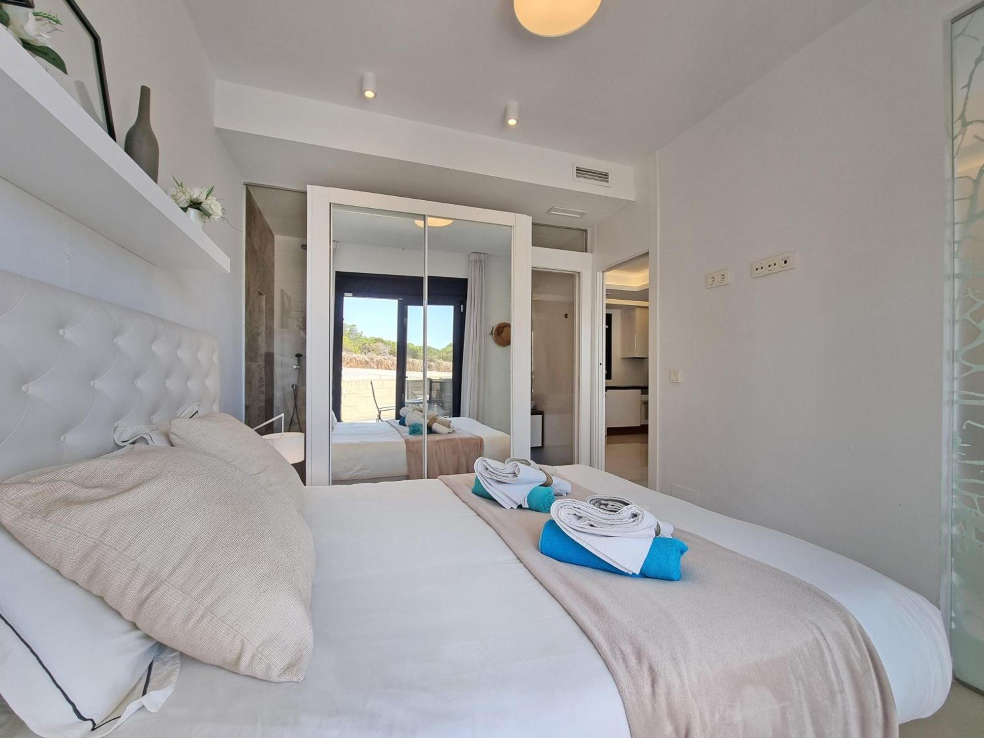 Beachfront Luxury Apartments By Nras Arenales del Sol Room photo