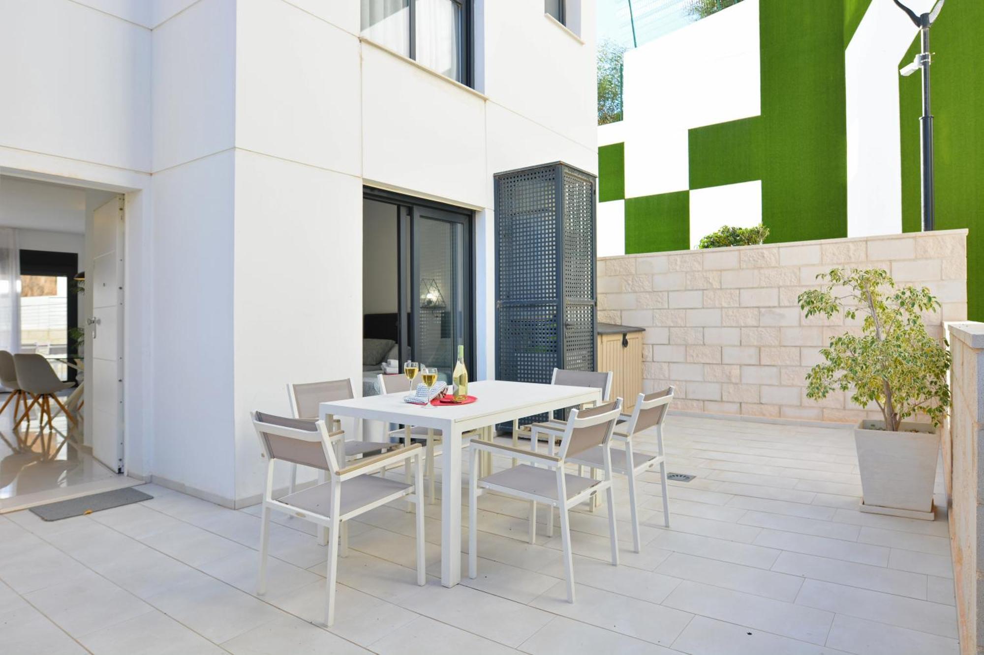 Beachfront Luxury Apartments By Nras Arenales del Sol Room photo