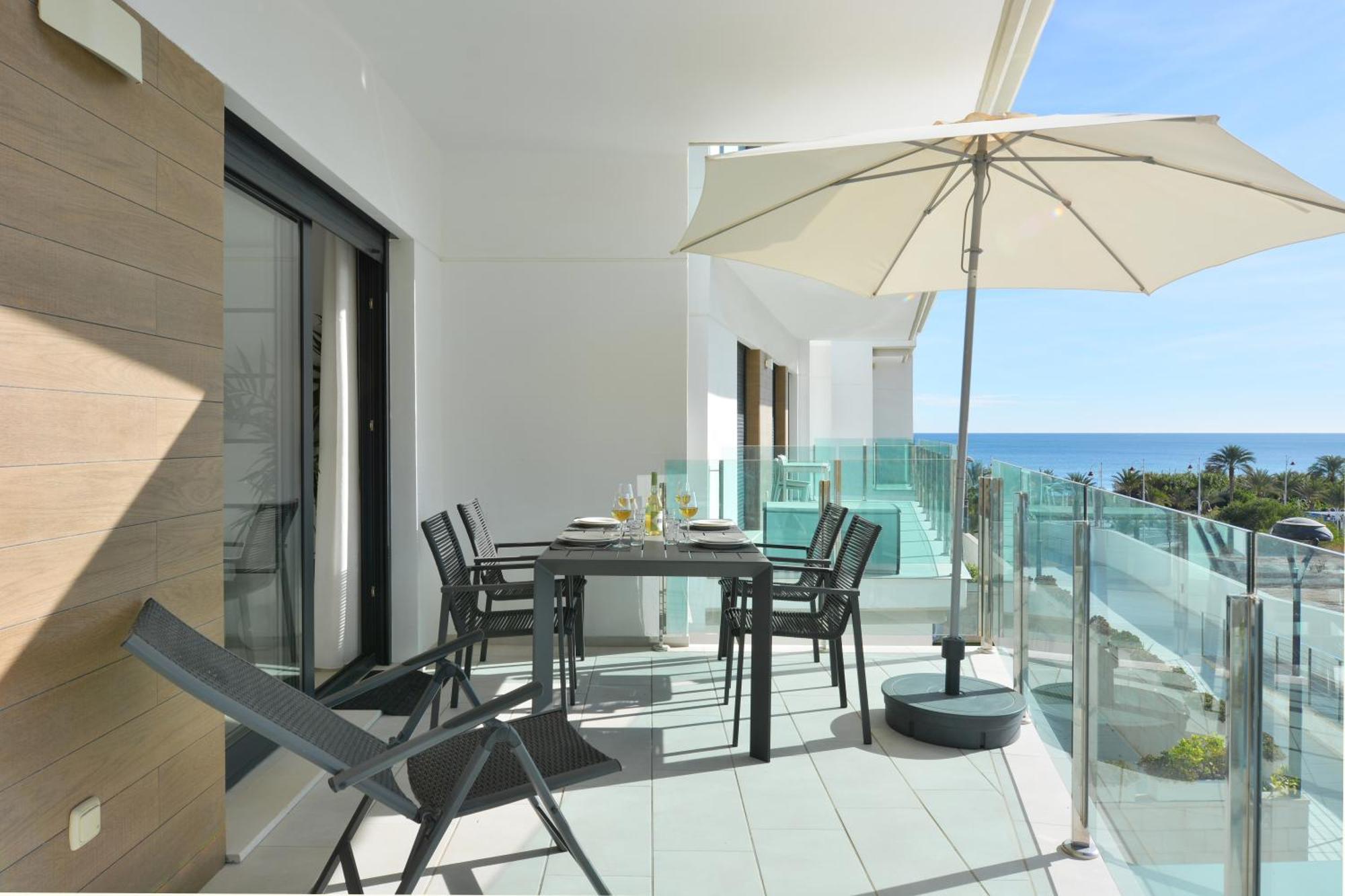 Beachfront Luxury Apartments By Nras Arenales del Sol Room photo