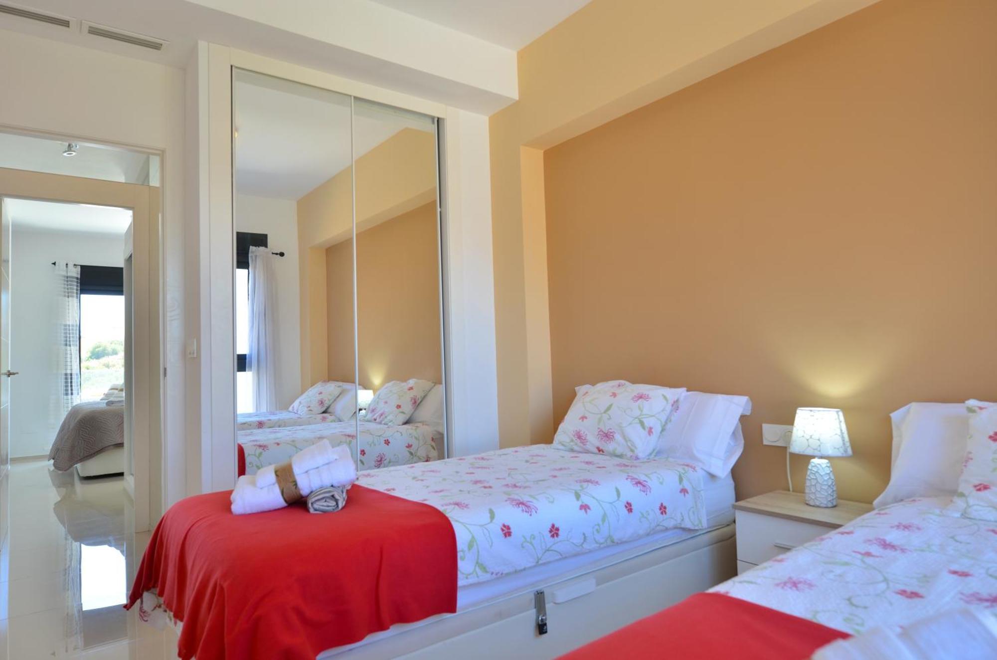 Beachfront Luxury Apartments By Nras Arenales del Sol Room photo